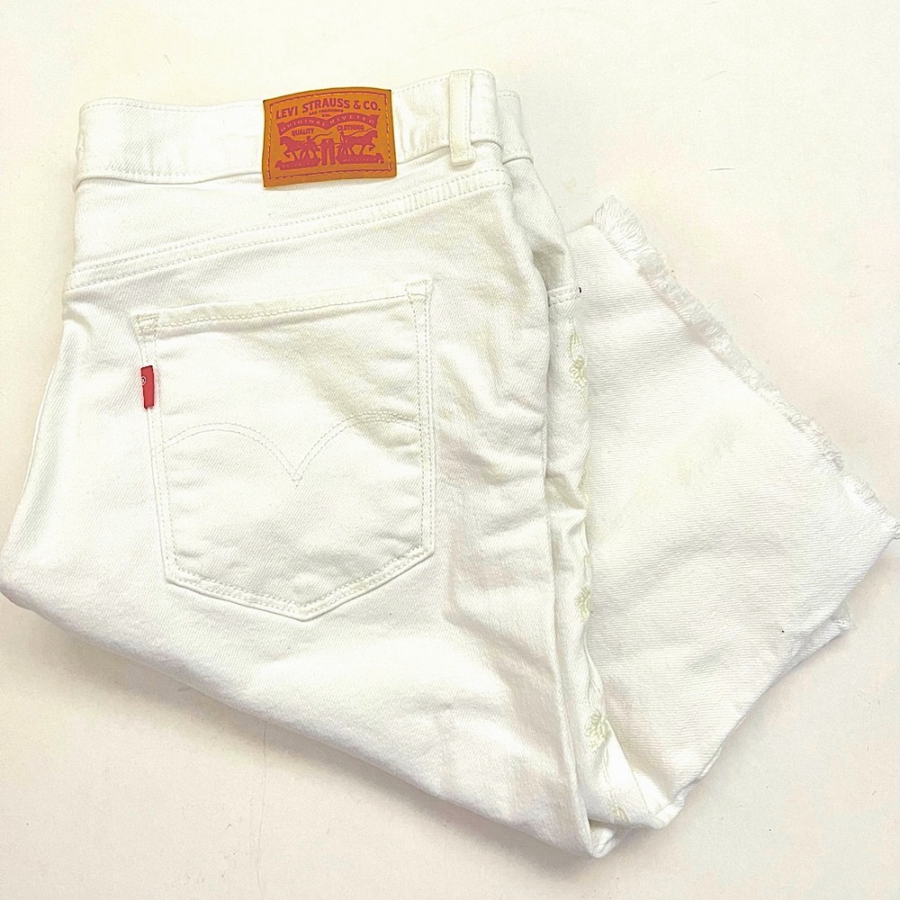 Levi Bernuda Shorts